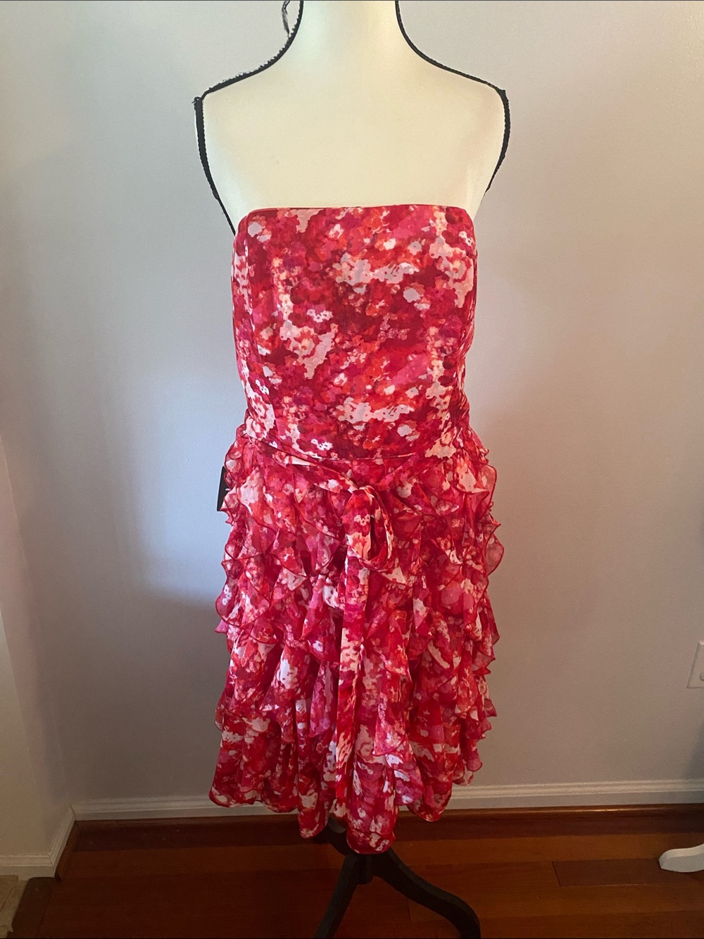 WHBM strapless NWT size 12 Gorgeous dress